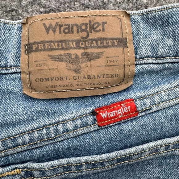 Wrangler Premium Jeans Men's 30x30 Light Wash Straight Fit Denim Casual Pants - Picture 7 of 10